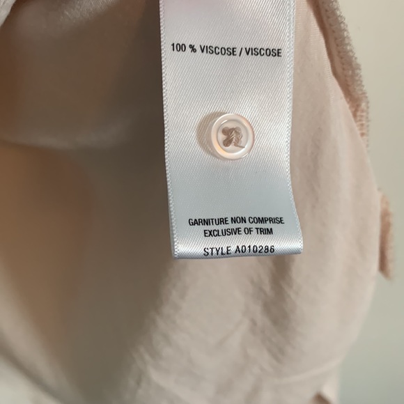 Like new - blush light weight blouse with front detail - Picture 4 of 4